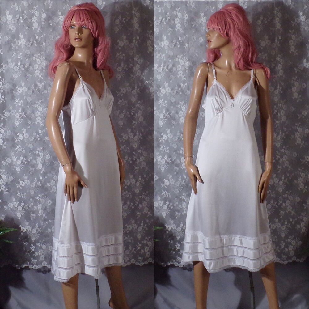 Vintage 70s Full Slip Size Small S/M 1970s Retro White Nylon Pinup Nightie